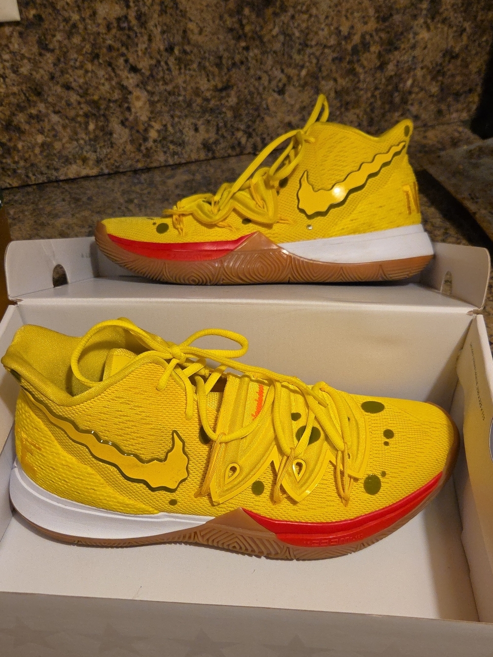 SPONGE Bob SQUARE Pants KYRIE 5